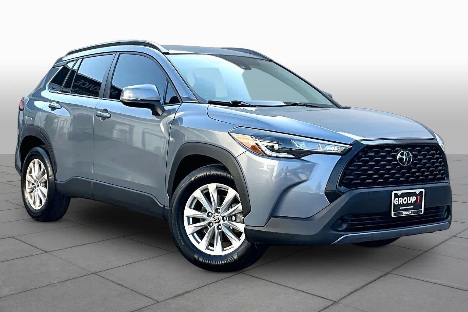 Used 2022 Toyota Corolla Cross LE FWD image 3