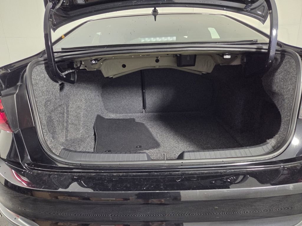Used 2025 Volkswagen Jetta Sport FWD image 29