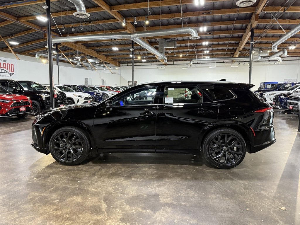 New 2025 Toyota Crown Signia image 5