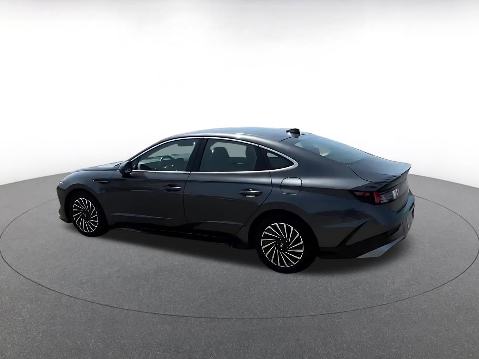Used 2025 Hyundai Sonata SEL FWD image 11
