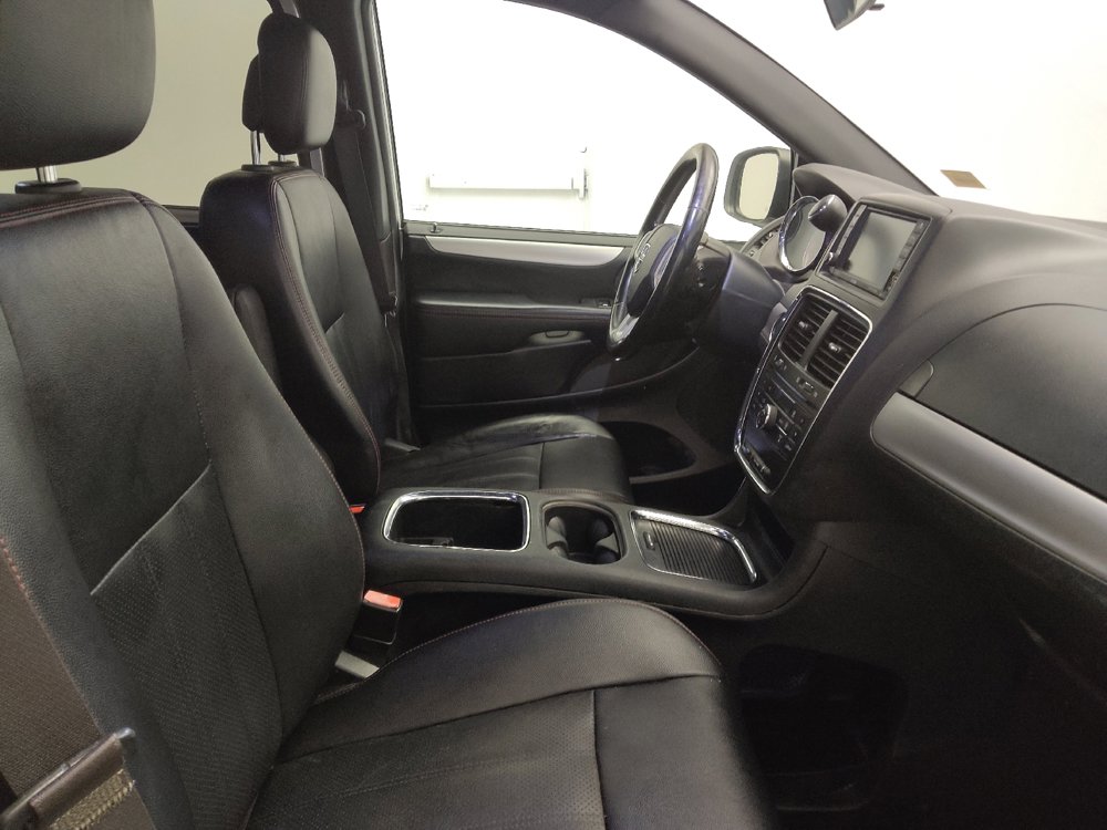 Used 2016 Dodge Grand Caravan R/T FWD image 21