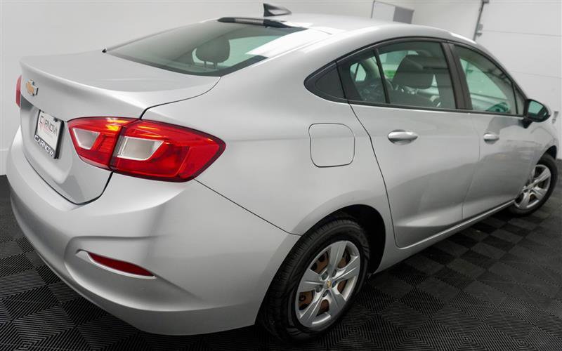 Used 2018 Chevrolet Cruze LS image 7