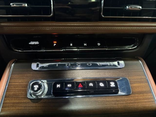 Used 2025 Lincoln Aviator Reserve w/ Equipment Group 201A AWD/4WD image 25