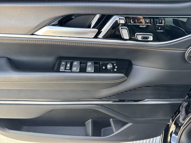 Used 2024 Jeep Grand Wagoneer Series III w/ Rear Seat Video Group 1 AWD/4WD image 23