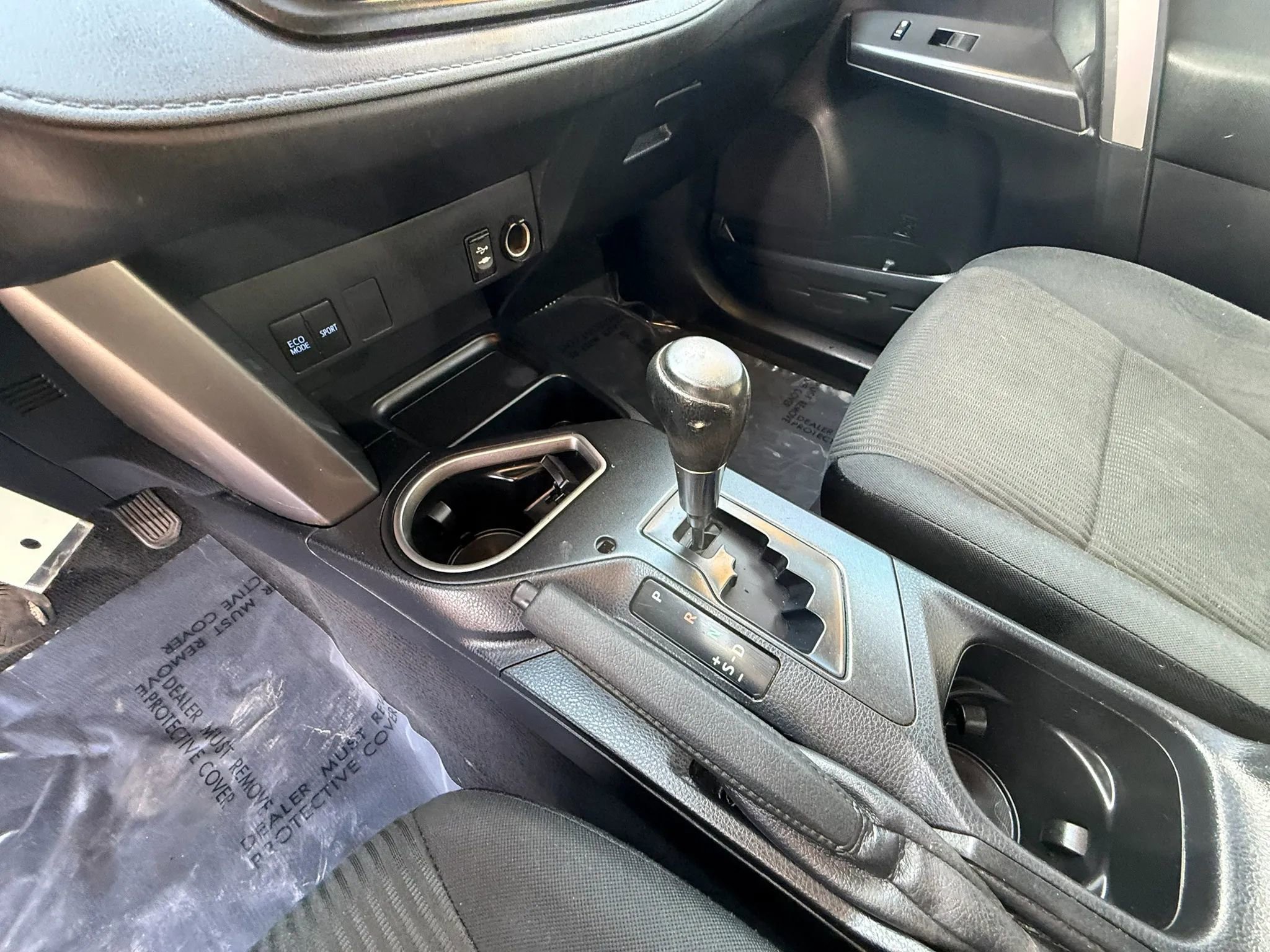 Used 2017 Toyota RAV4 LE image 18