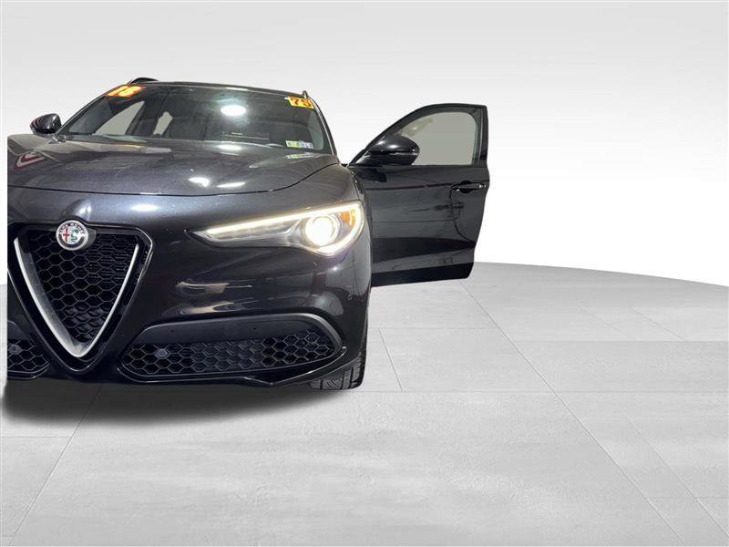 Used 2018 Alfa Romeo Stelvio Ti Sport image 22