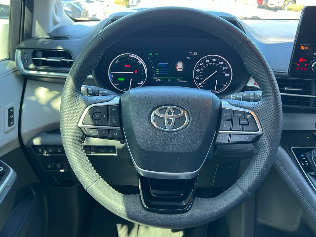 Certified 2022 Toyota Sienna Limited AWD/4WD image 24