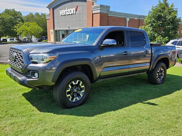 Used 2020 Toyota Tacoma TRD Off-Road w/ Technology Package image 3