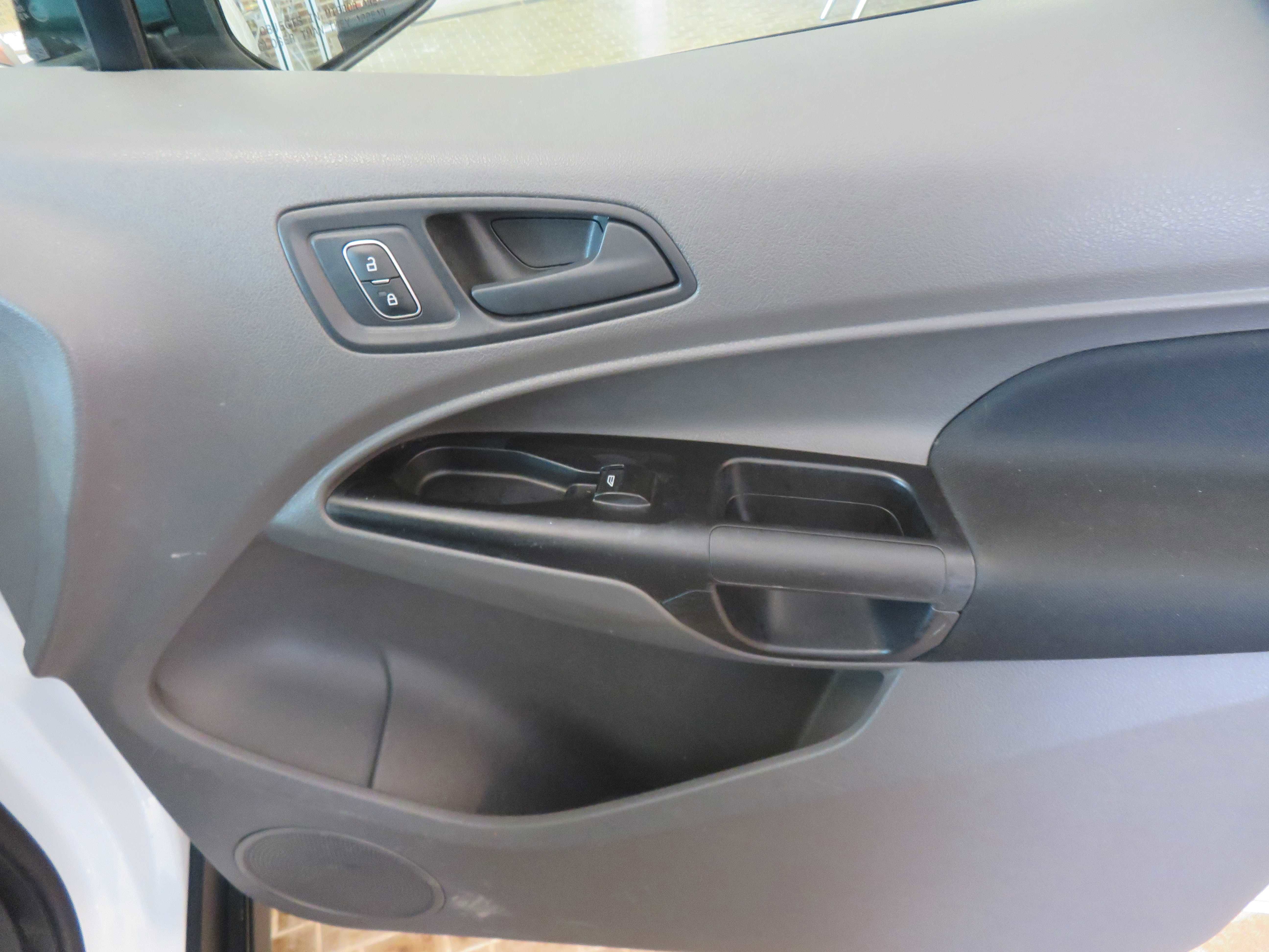 Used 2020 Ford Transit Connect XL image 33