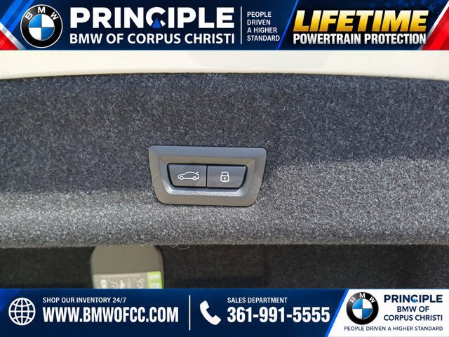 New 2026 BMW 330i Sedan w/ M Sport Package RWD image 11