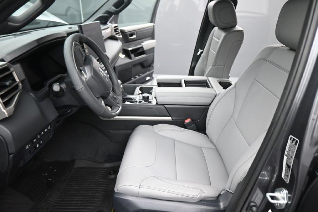 Used 2026 Toyota Tundra Limited AWD/4WD image 21