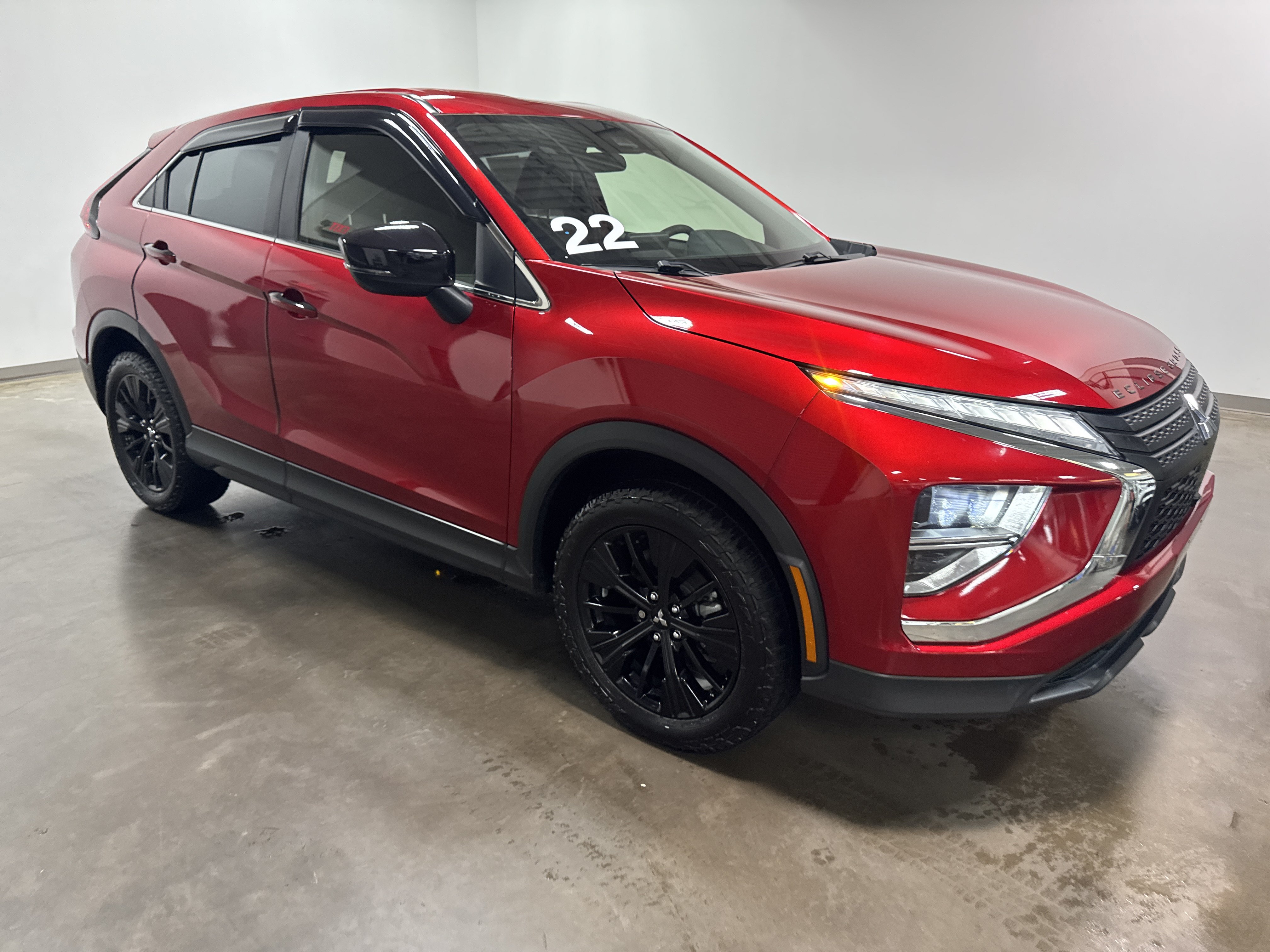 Used 2022 Mitsubishi Eclipse Cross LE AWD/4WD image 2