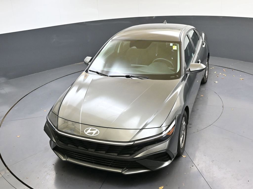 Used 2025 Hyundai Elantra SE image 44