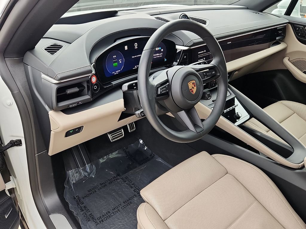 Used 2025 Porsche Macan 4S Electric image 4