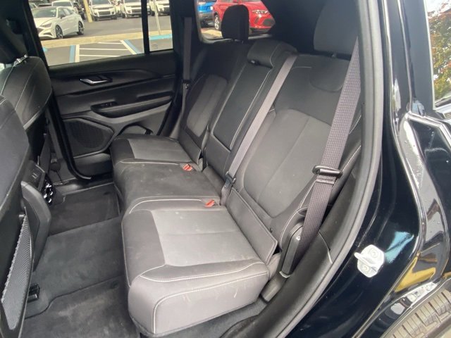 Used 2025 Jeep Grand Cherokee Laredo X w/ Luxury Tech Group I image 18