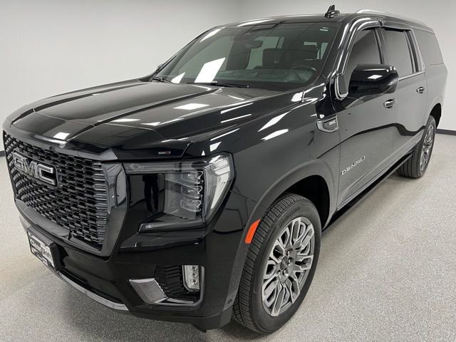 Used 2023 GMC Yukon XL Denali Ultimate image 4