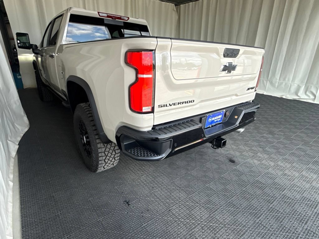 New 2026 Chevrolet Silverado 2500 ZR2 w/ LPO, Dark Essentials Package AWD/4WD image 6