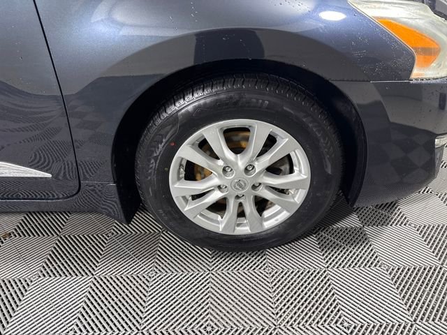 Used 2015 Nissan Altima 2.5 S w/ Sport Value Package FWD image 11