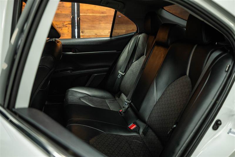 Used 2022 Toyota Camry XSE image 10