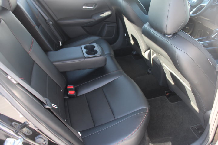Used 2024 Nissan Sentra SR w/ SR Premium Package FWD image 16