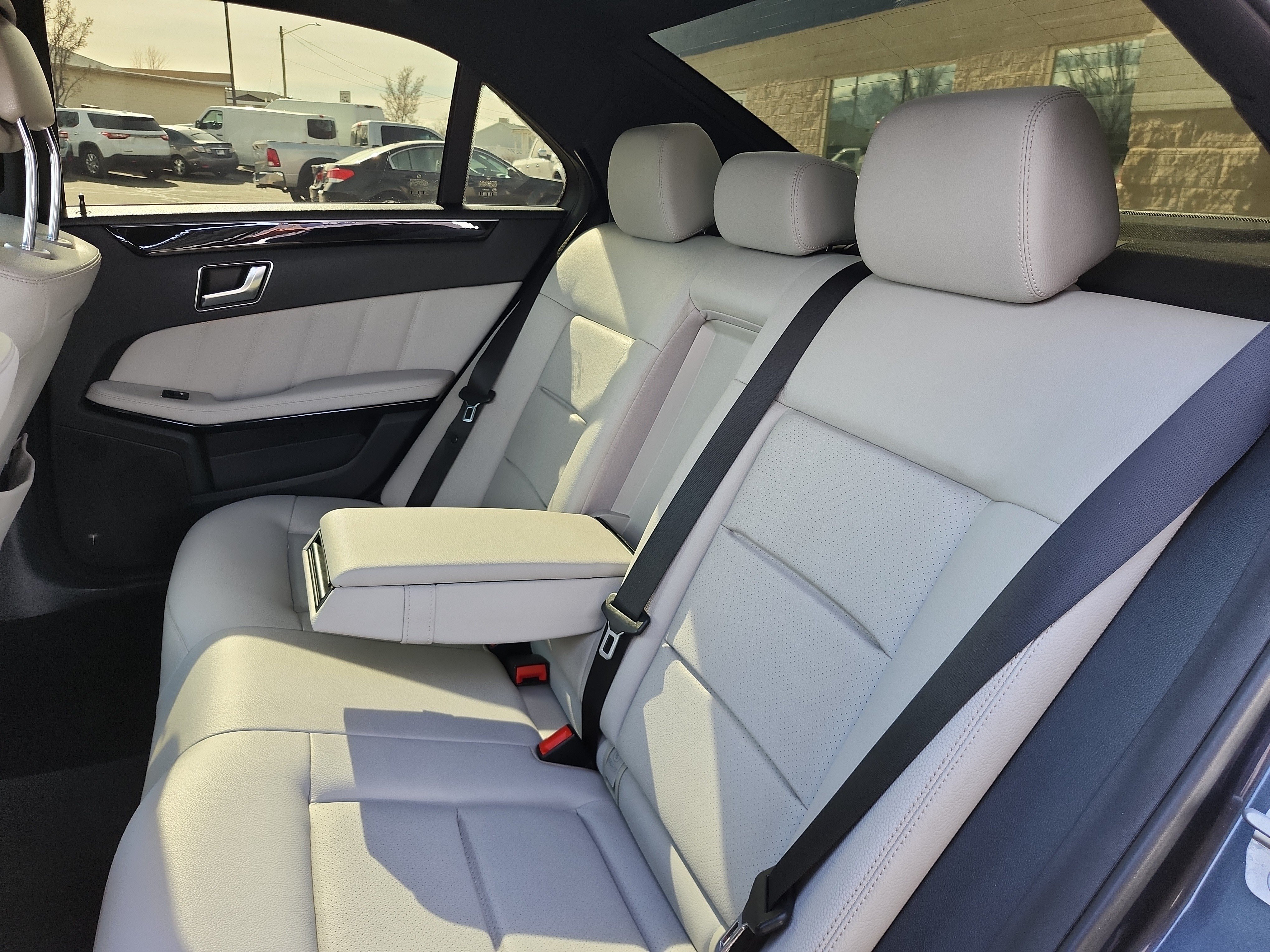 Used 2013 Mercedes-Benz E 350 BlueTEC Sedan image 19
