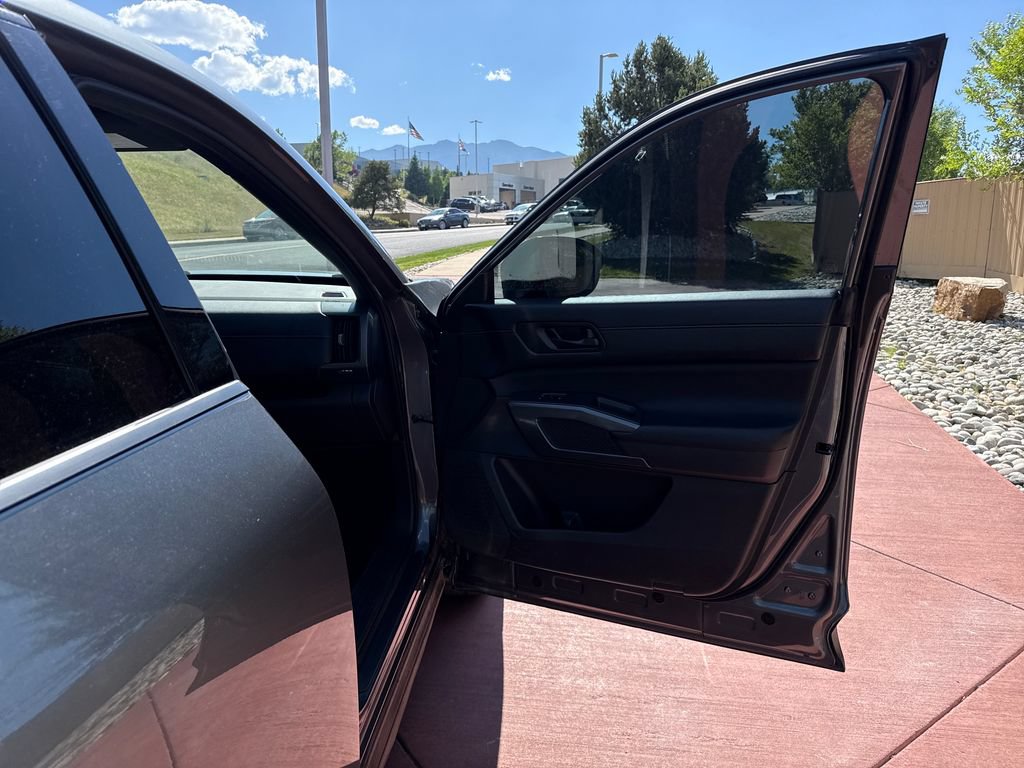 Used 2024 Nissan Pathfinder Rock Creek AWD/4WD image 31