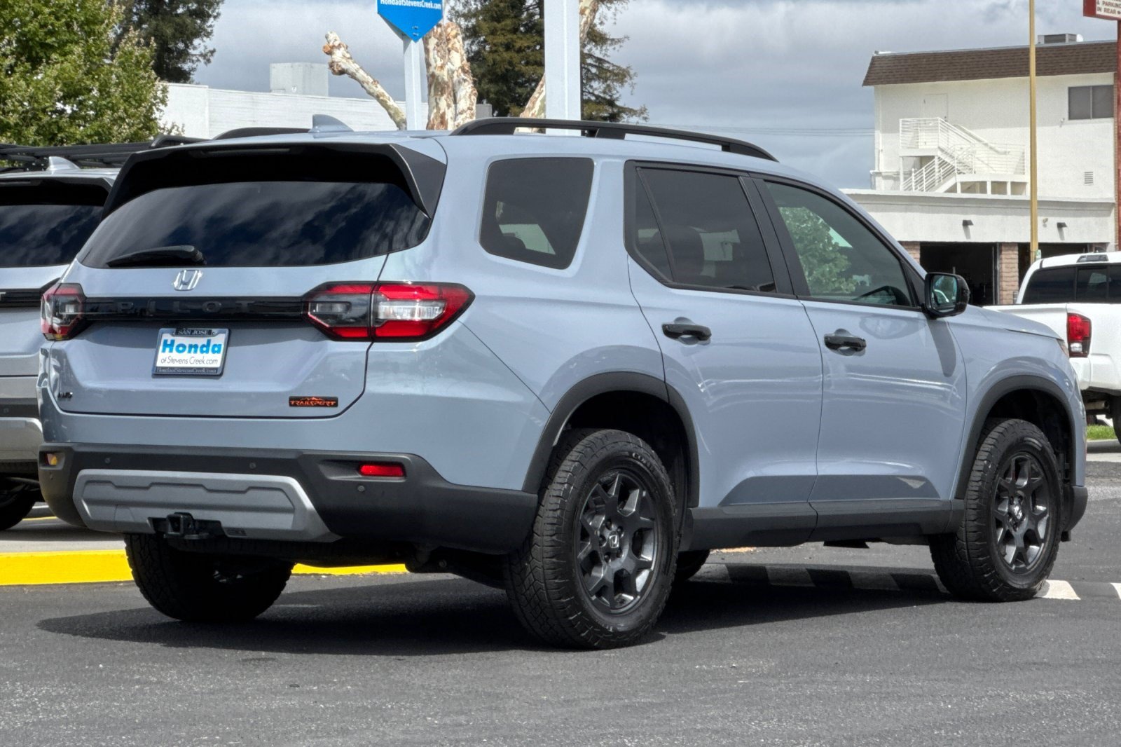 Certified 2025 Honda Pilot TrailSport image 9