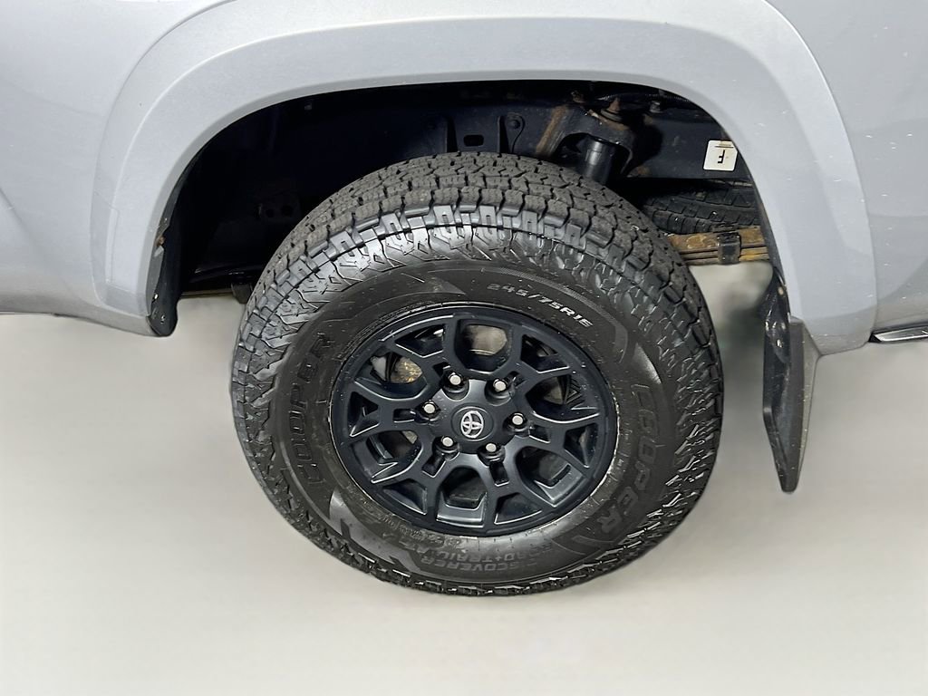 Used 2019 Toyota Tacoma SR5 AWD/4WD image 27