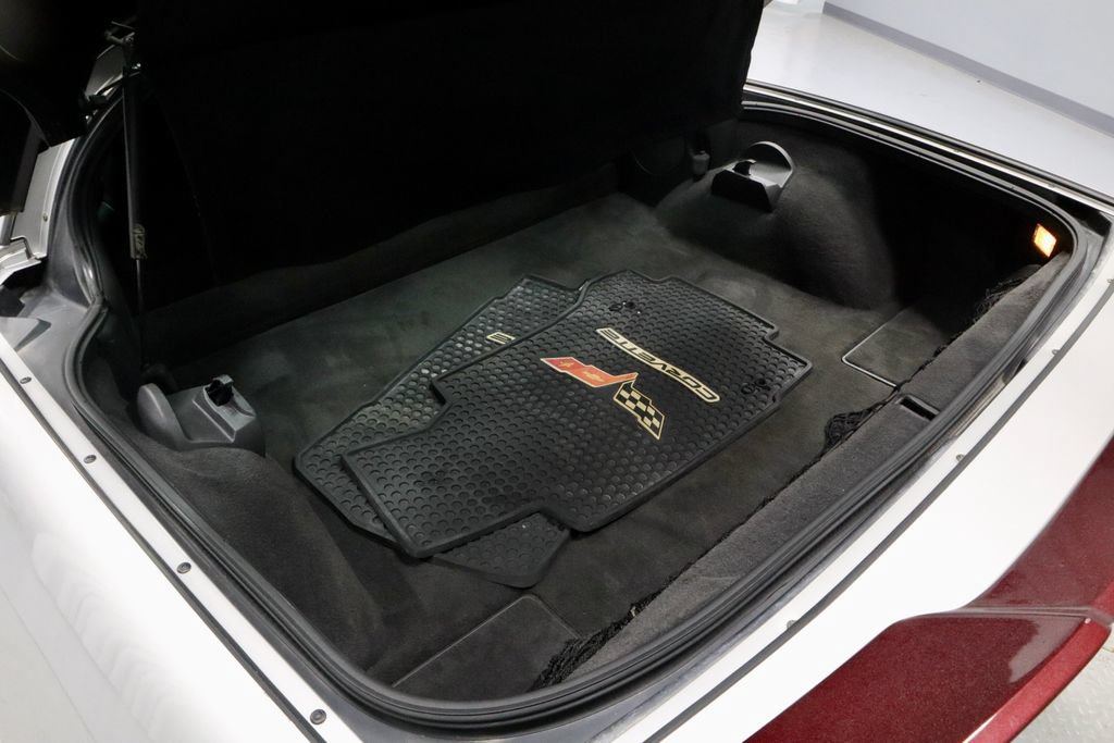 Used 2007 Chevrolet Corvette Coupe w/ Preferred Equipment Group RWD image 11