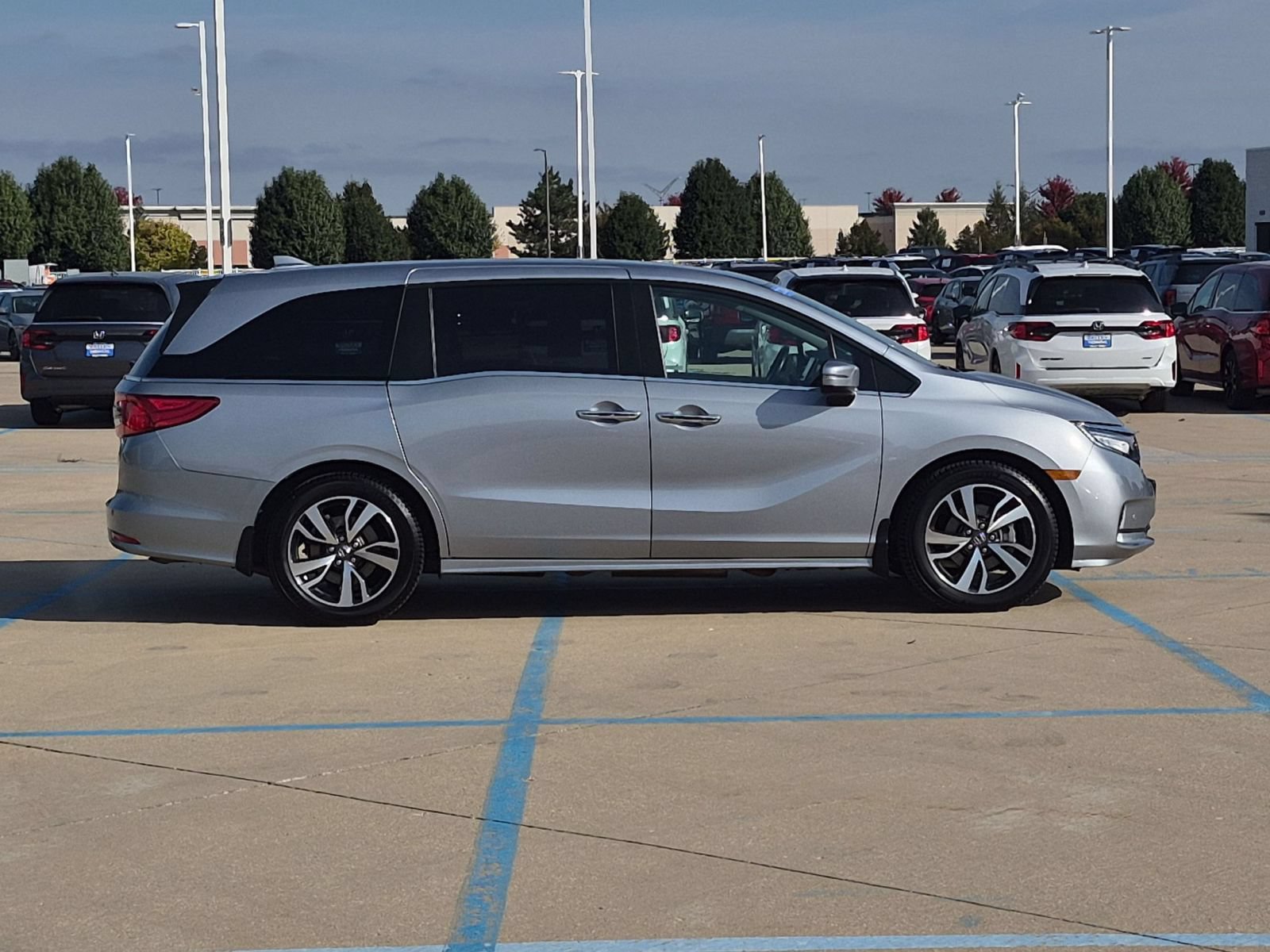 Used 2024 Honda Odyssey Touring image 5