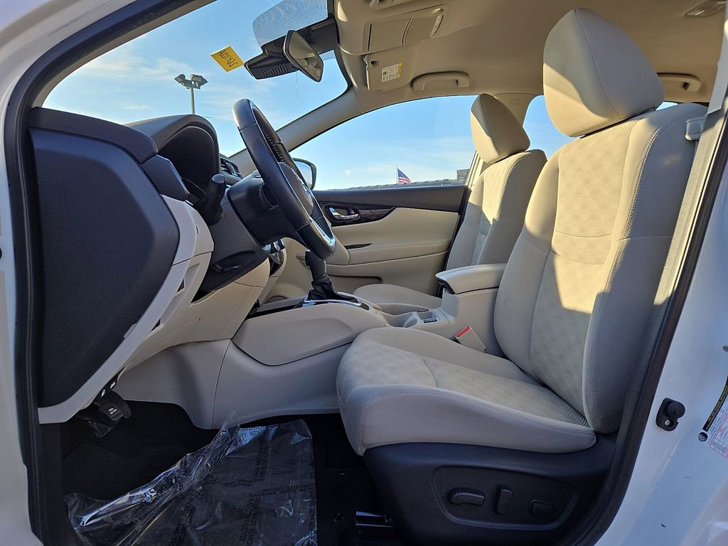 Certified 2022 Nissan Rogue Sport SV image 13