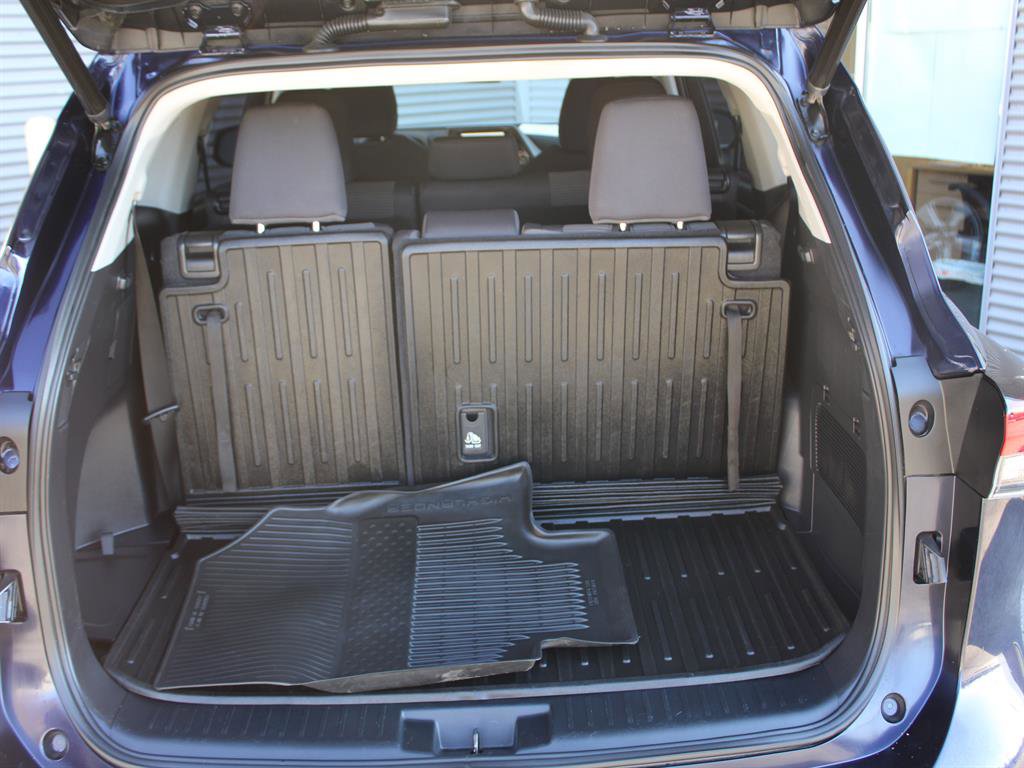 Used 2023 Toyota Highlander LE image 34