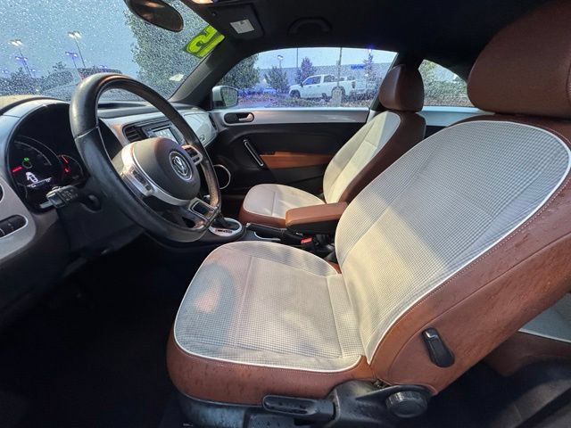 Used 2015 Volkswagen Beetle 1.8T Classic FWD image 26