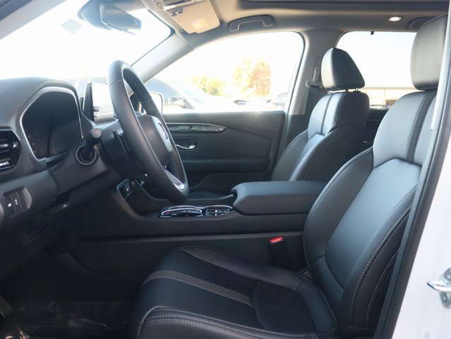 New 2025 Honda Pilot Touring image 6