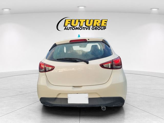 Used 2020 Toyota Yaris LE FWD image 4
