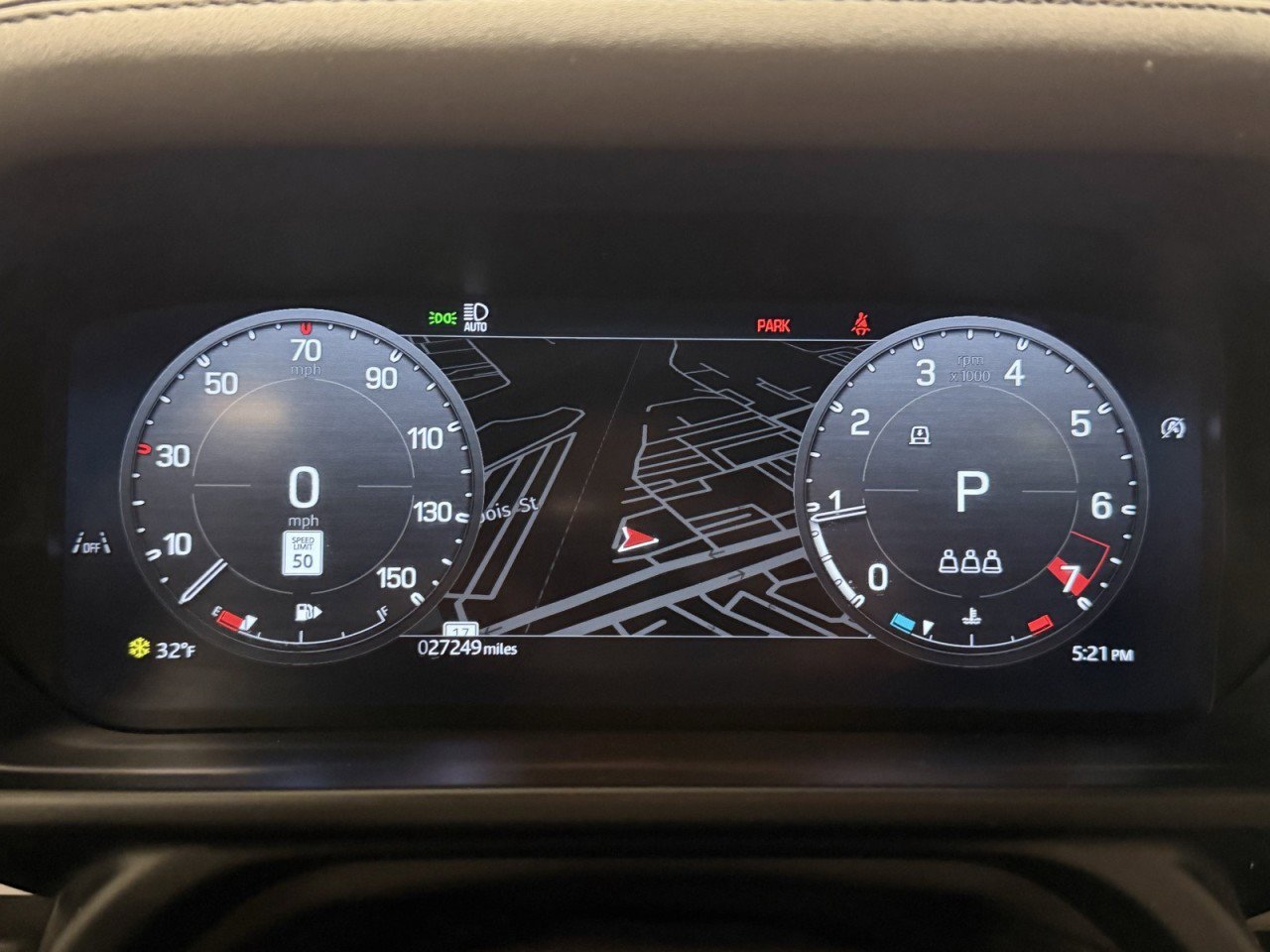 Used 2025 Land Rover Defender 110 S image 8