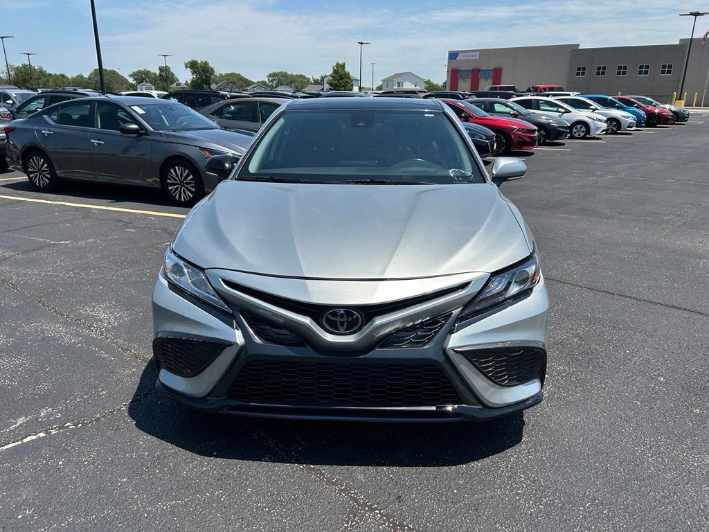 Used 2021 Toyota Camry XSE FWD image 4