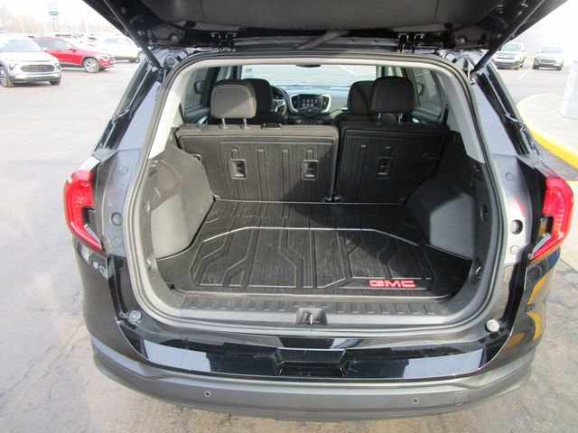 Used 2023 GMC Terrain SLE w/ LPO, Floor Liner Package image 21
