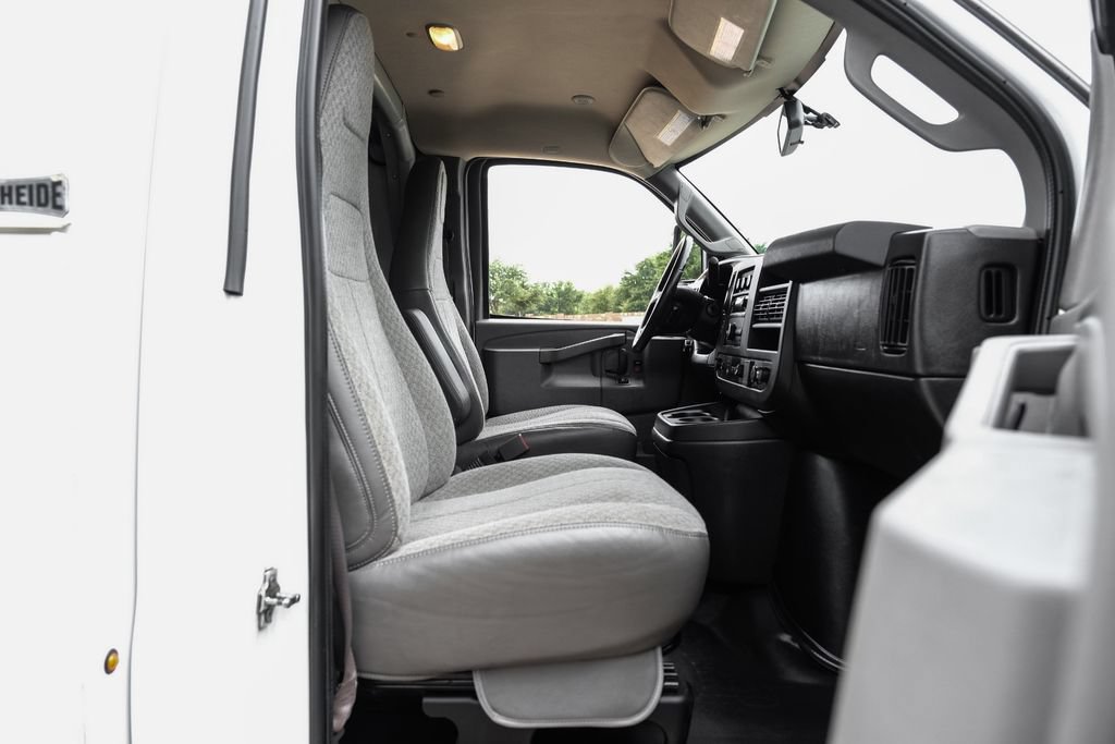 Used 2021 Chevrolet Express 3500 w/ Power Convenience Package RWD image 34