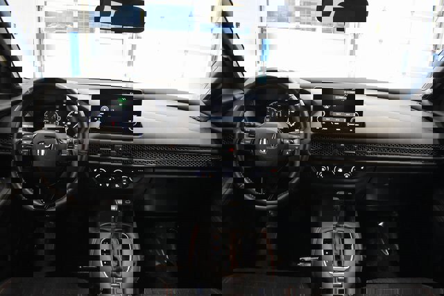 Used 2025 Honda HR-V Sport image 5