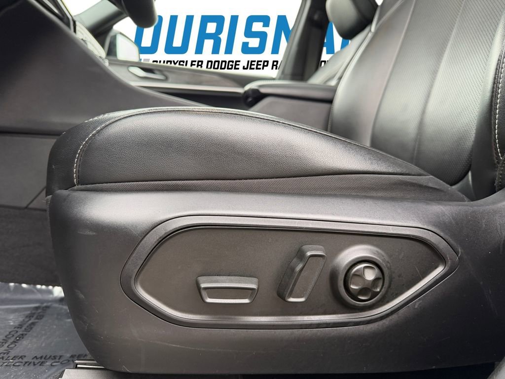 Used 2024 Jeep Grand Cherokee L Limited w/ Luxury Tech Group II image 27