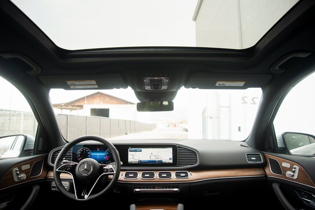 Used 2025 Mercedes-Benz GLE 350 4MATIC image 32