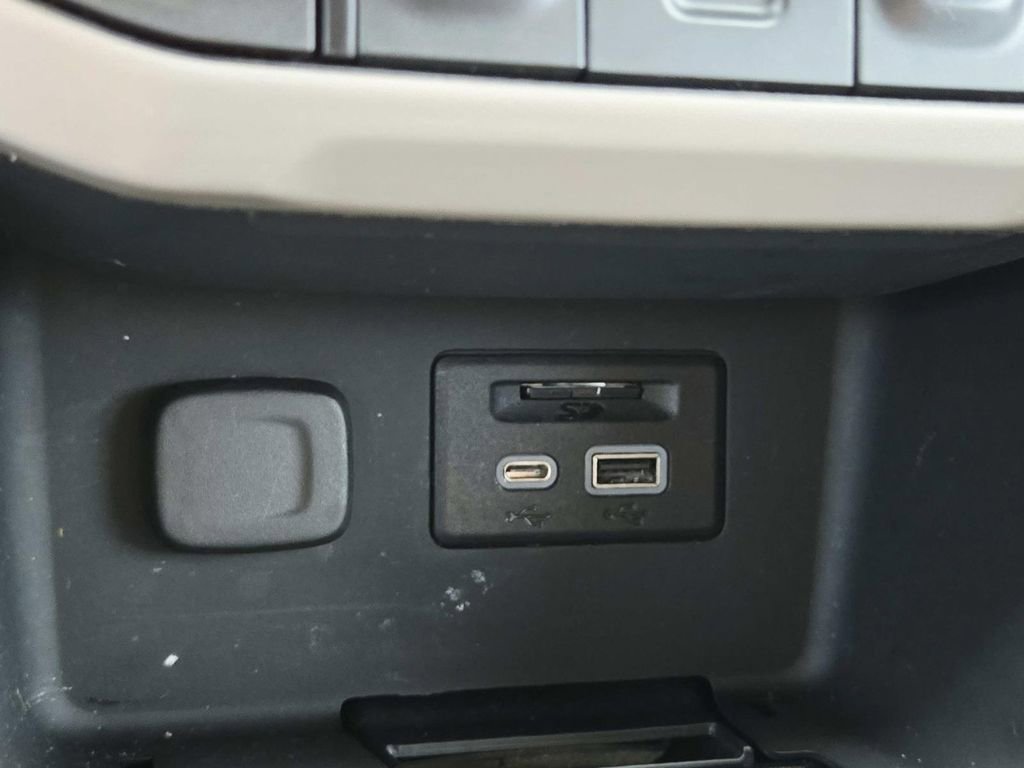 Used 2023 GMC Acadia Denali w/ Denali Ultimate Package AWD/4WD image 33