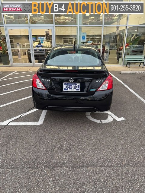 Used 2016 Nissan Versa SV image 3