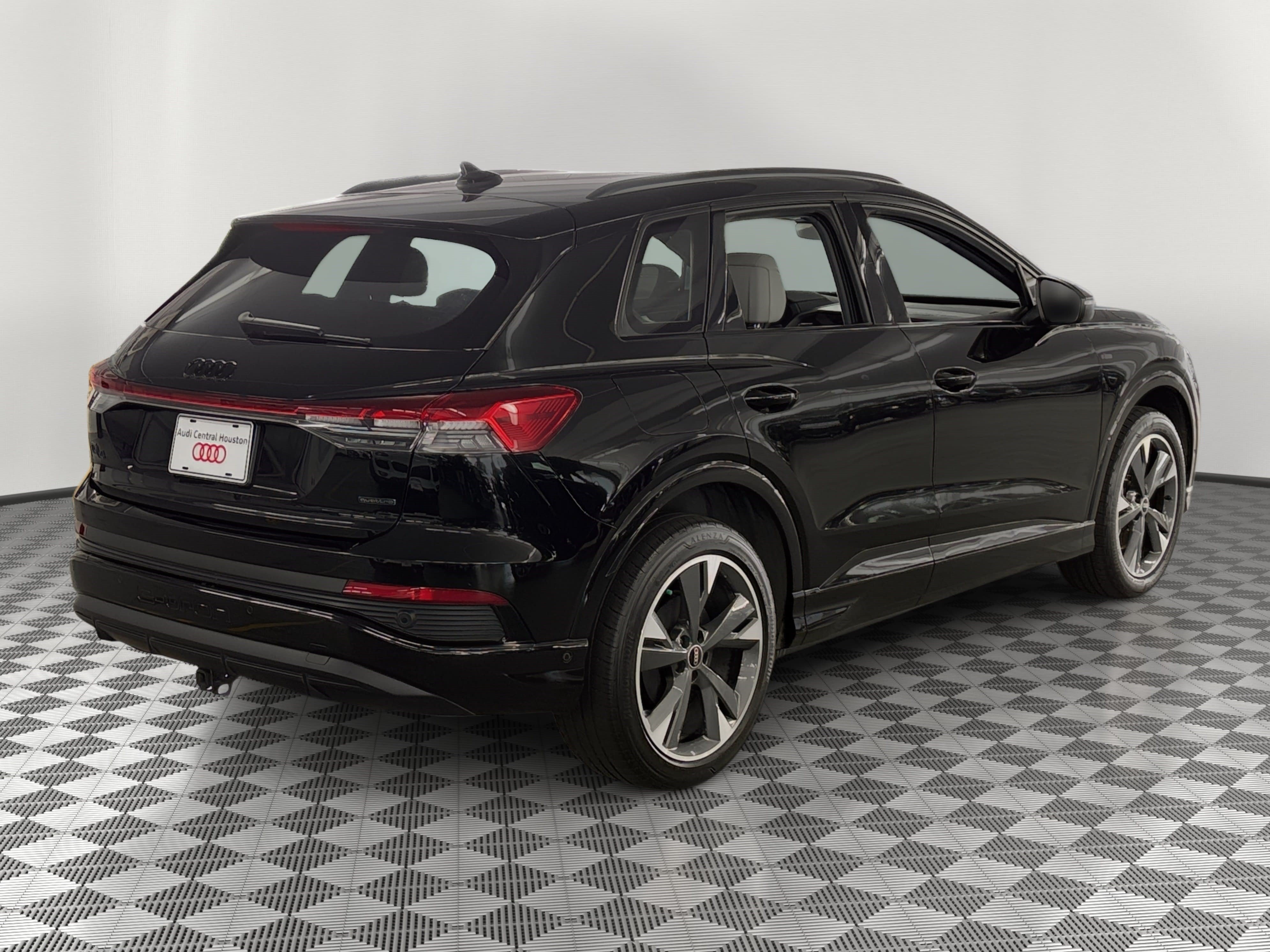 Certified 2023 Audi Q4 e-tron Premium Plus w/ Premium Plus AWD/4WD image 9