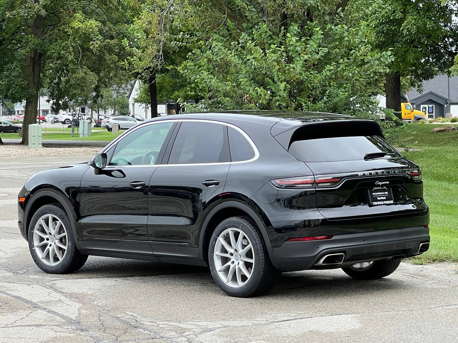 Certified 2023 Porsche Cayenne AWD/4WD image 3