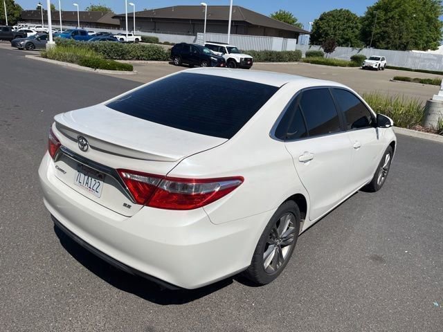 Used 2015 Toyota Camry SE w/ Moonroof Package FWD image 7