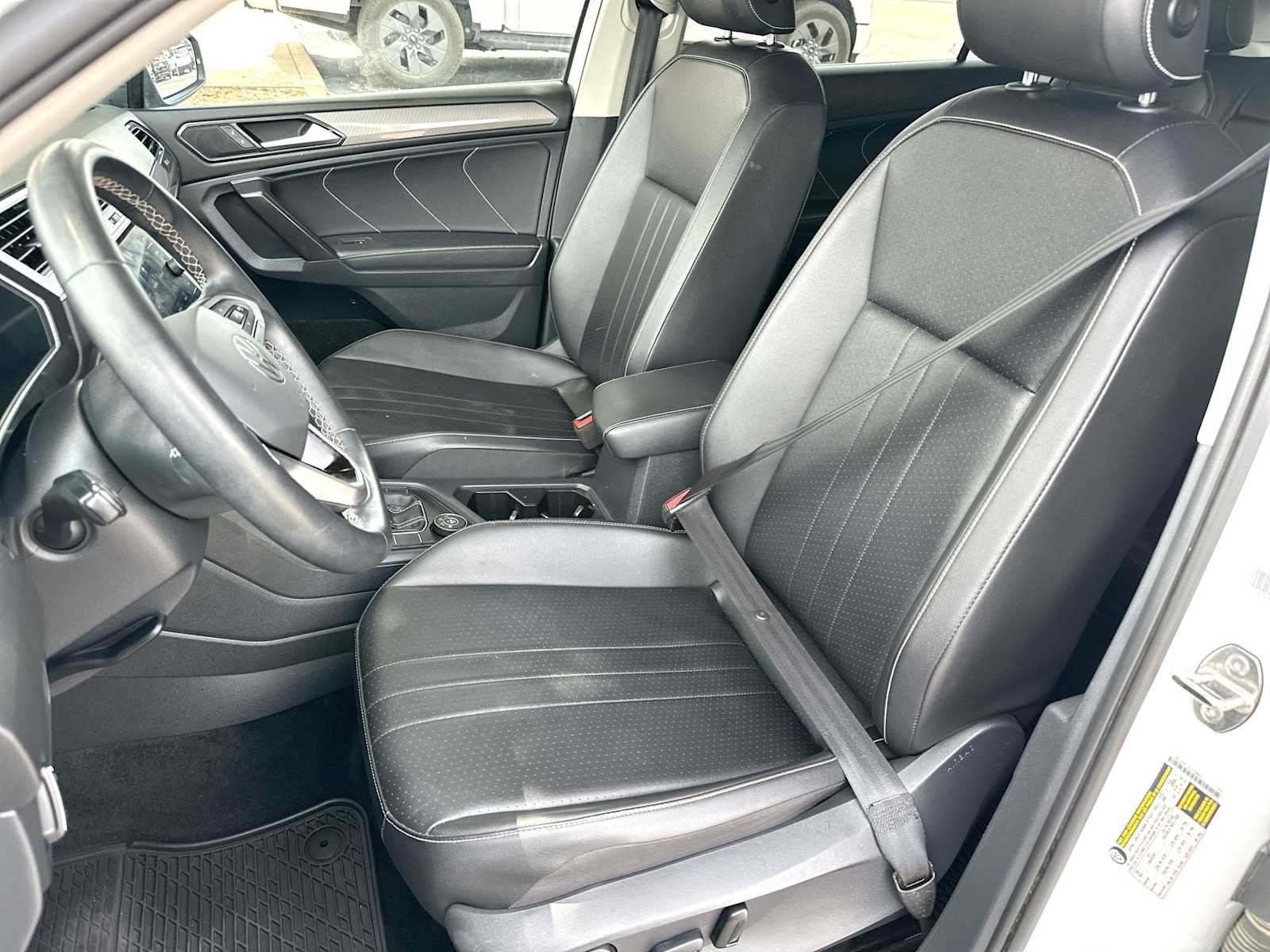 Used 2022 Volkswagen Tiguan SE AWD/4WD image 17