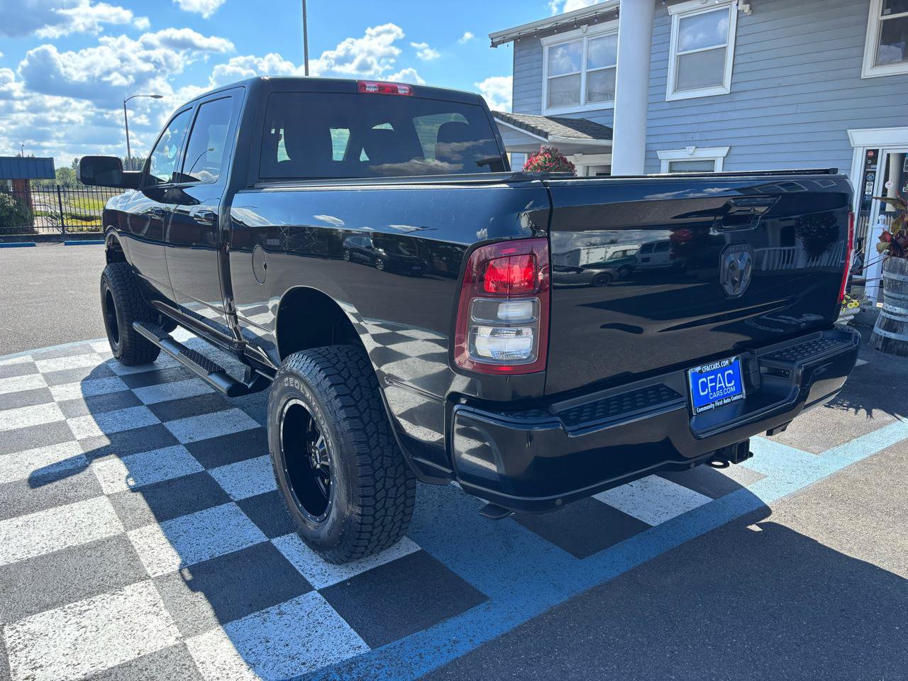 Used 2019 RAM 2500 Big Horn w/ Black Appearance Package AWD/4WD image 3