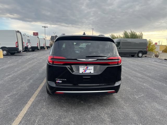 New 2026 Chrysler Pacifica Pinnacle FWD image 4